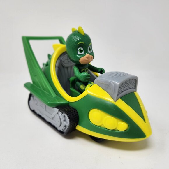 Pj Masks Gekko Mobile Toy Vehicle With Gekko Figure Green and Yellow - Picture 2 of 9